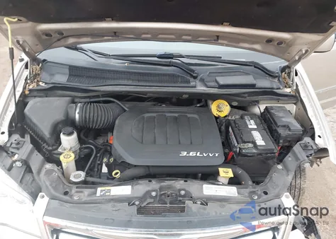 2015 Chrysler Town & Country Touring from USA, damaged, VIN 2C4RC1BG4FR645084